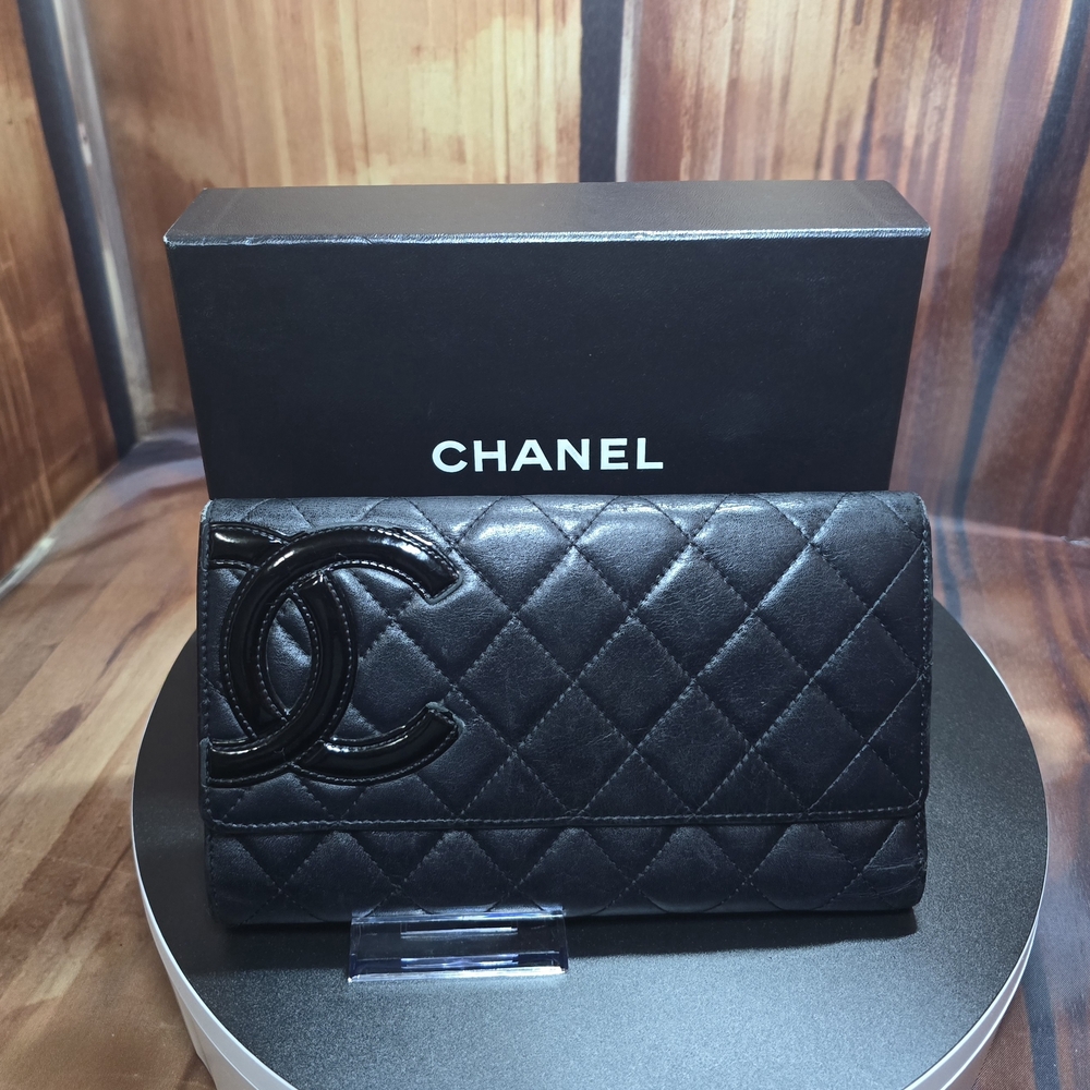 Chanel Quilted Cambon Tri-Fold Wallet - EUC - Rare